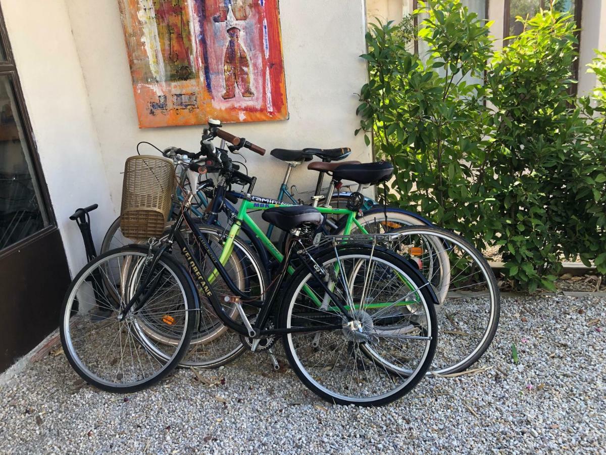 Le Luberon Des Artistes Villa Oppede Bagian luar foto